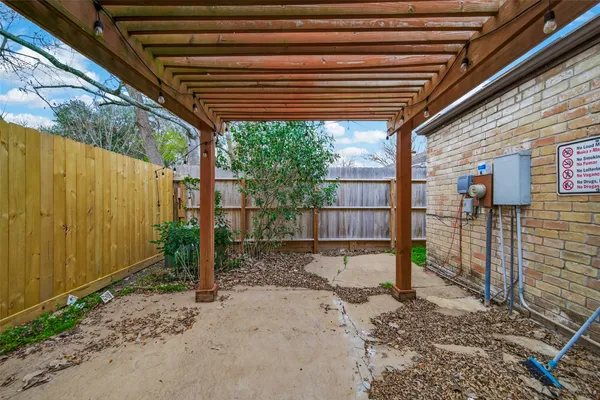 $2,700 | 2130 Round Lake Drive, Houston, TX 77077