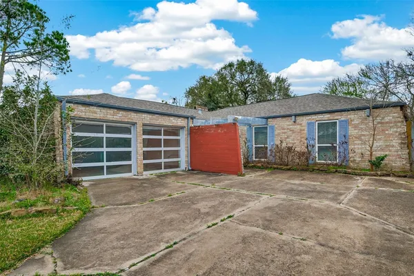 $2,800 | 2130 Round Lake Drive, Houston, TX 77077