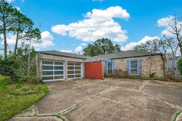 $2,800 | 2130 Round Lake Drive, Houston, TX 77077