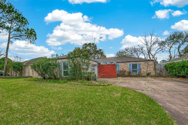 $2,800 | 2130 Round Lake Drive, Houston, TX 77077