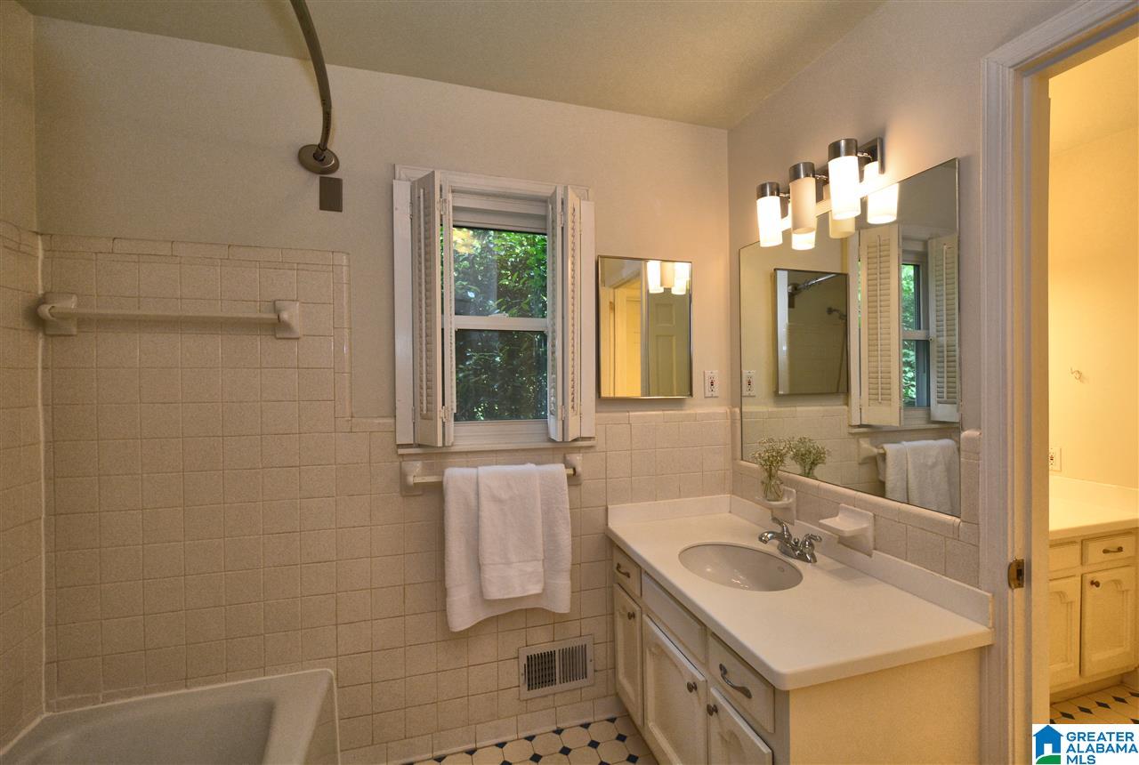 3736 Valley Head Road Birmingham, AL 35223 - Photo 27 of 43
