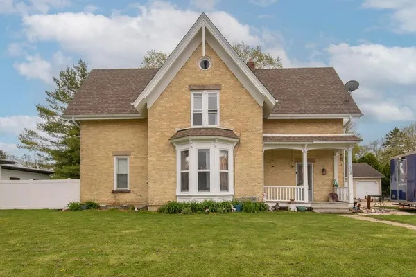$399,900 | 308 Kettle Moraine Drive South, Slinger, WI 53086