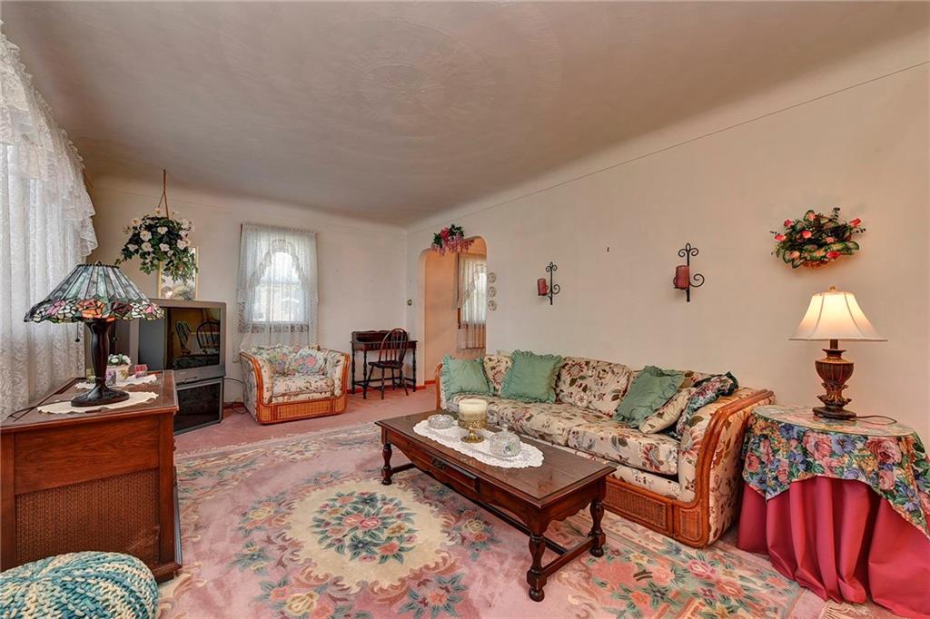 613 Colonial Manor Road North Huntingdon, PA 15642 - Photo 4 of 22 Gallery Image 4