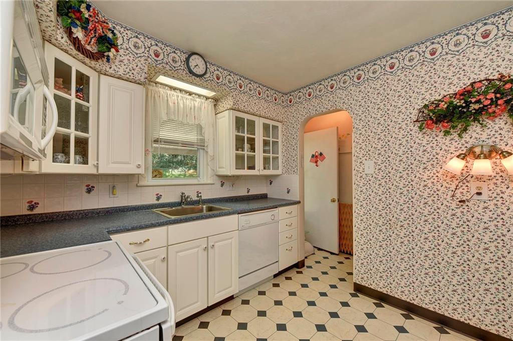 613 Colonial Manor Road North Huntingdon, PA 15642 - Photo 9 of 22 Gallery Image 9