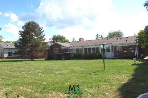 1380 North Renaud Road Grosse Pointe, MI 48236 - Photo 8 of 9 779806-7.JPG