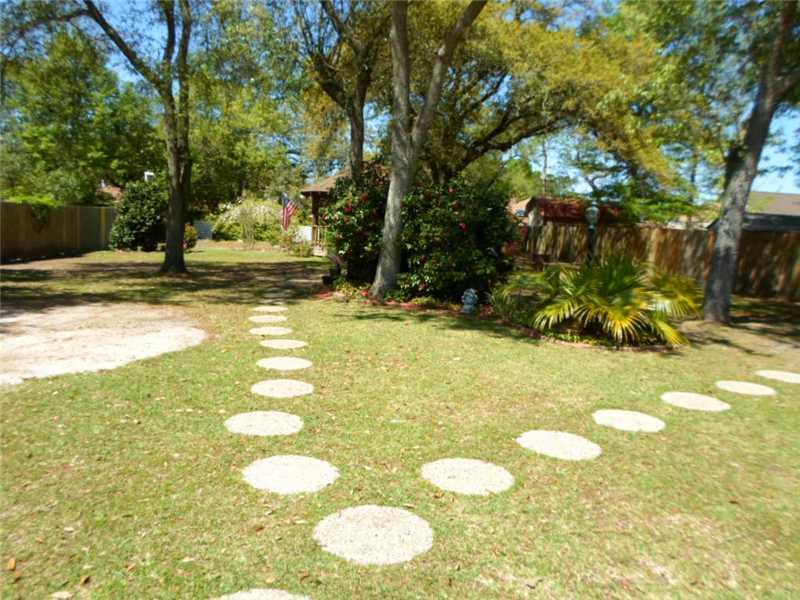 508 Tanglewood Drive Slidell, LA 70458 - Photo 3 of 22