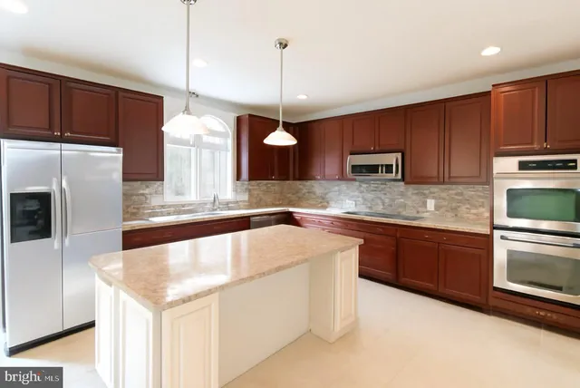 $3,400 | 3164 Lawrin Court, Chesapeake Beach, MD 20732