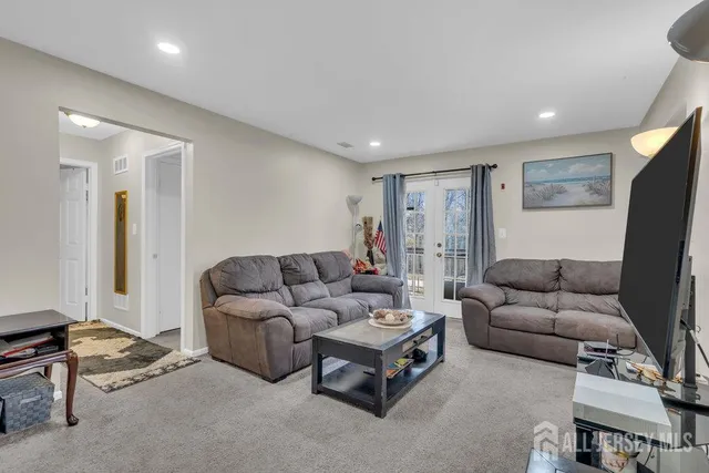 $365,000 | 603 Green Hollow Drive, Unit 603, Iselin, NJ 08830