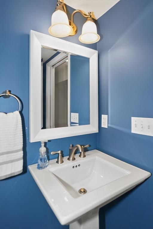11 Geraldine Road Framingham, MA 01701 - Photo 24 of 30