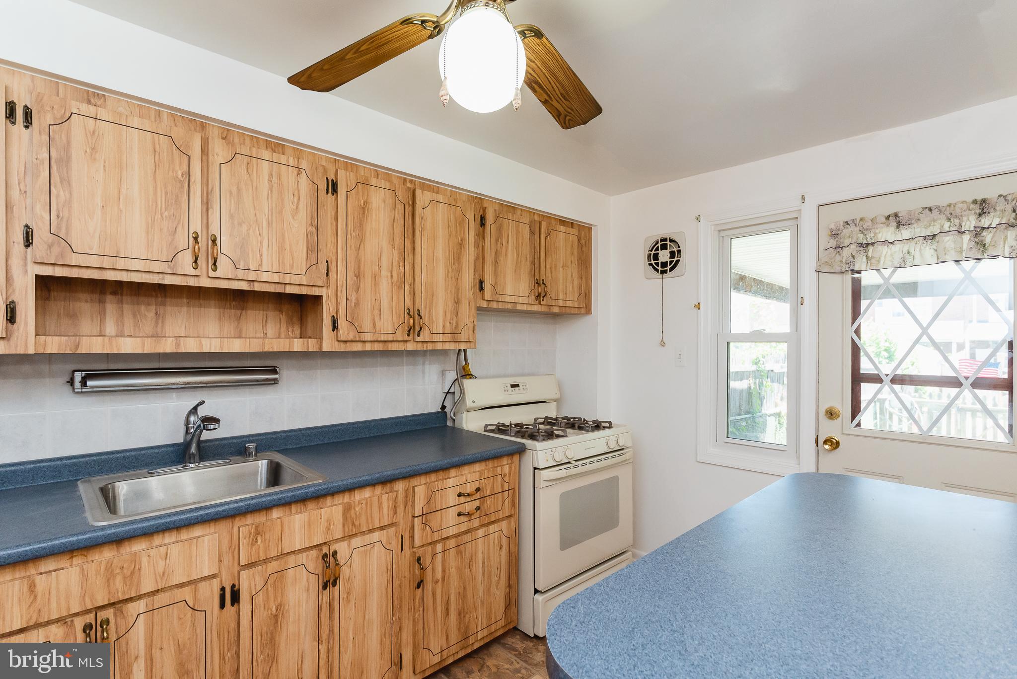 1729 Inverness Avenue Dundalk, MD 21222 - Photo 14 of 46 Kitchen