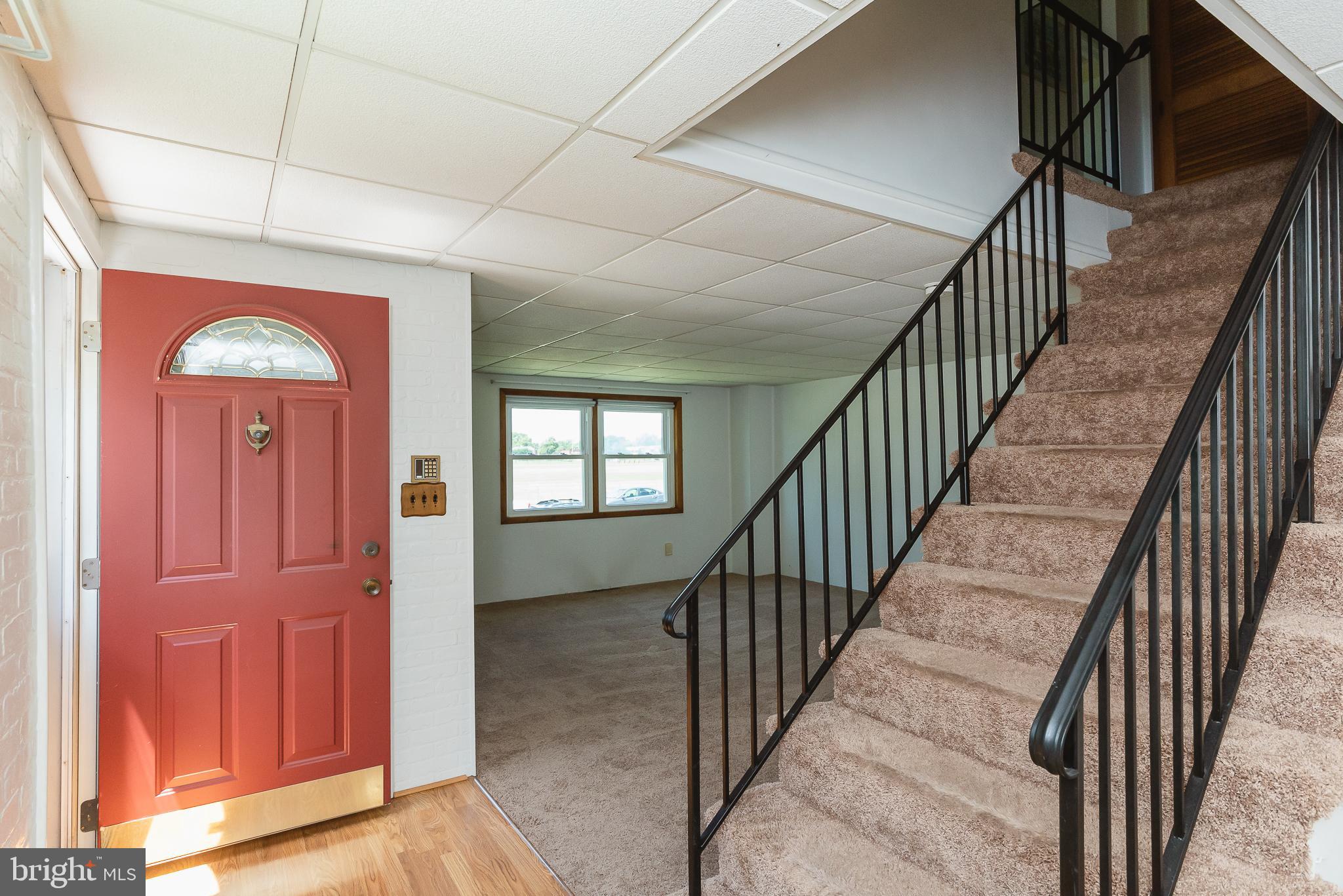 1729 Inverness Avenue Dundalk, MD 21222 - Photo 4 of 46 Foyer