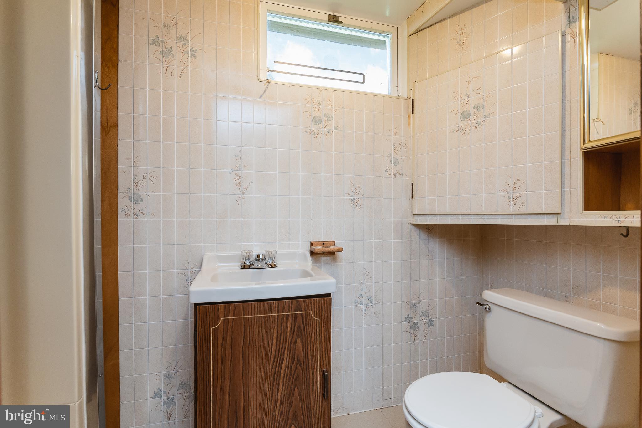 1729 Inverness Avenue Dundalk, MD 21222 - Photo 33 of 46 Bath Lower