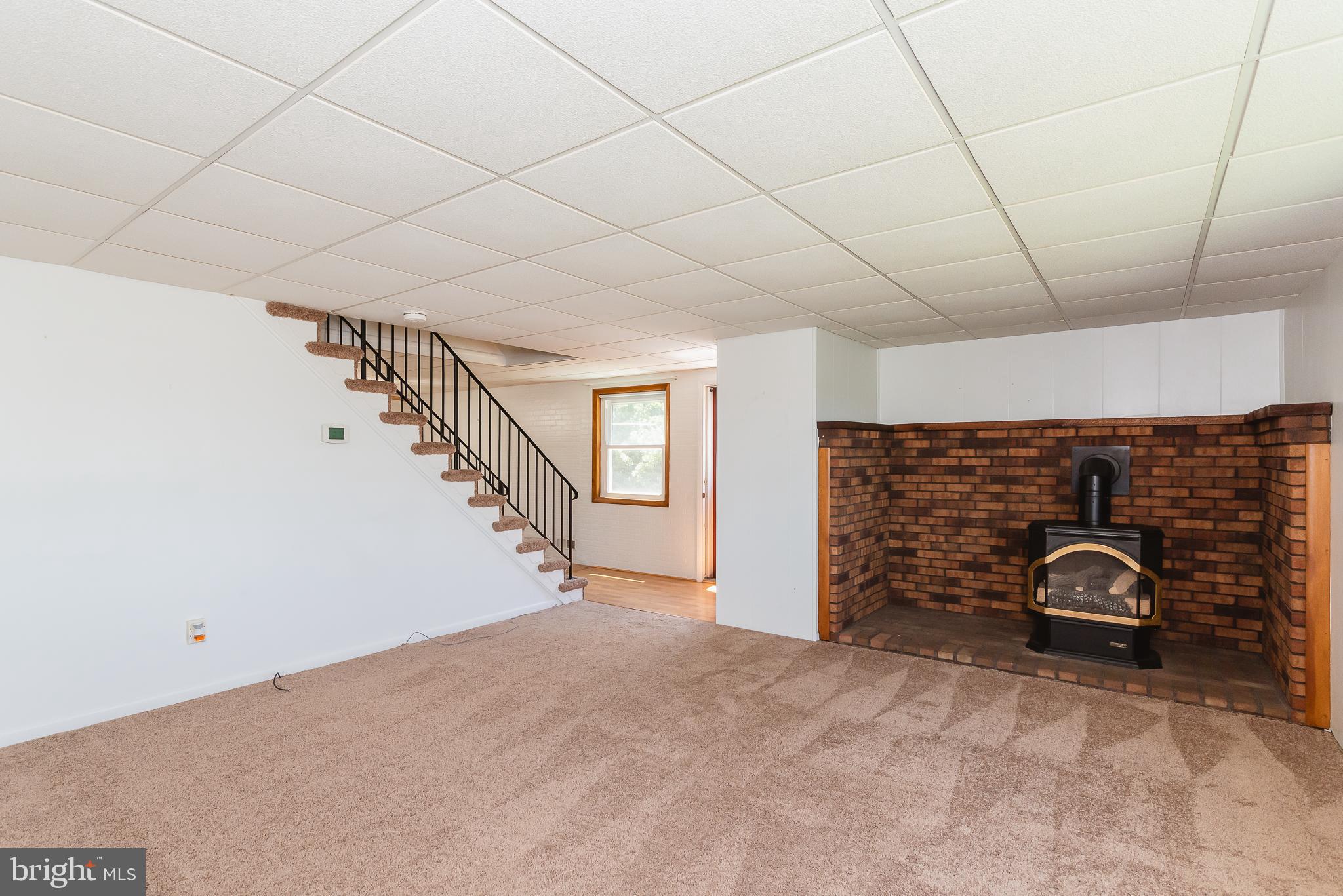 1729 Inverness Avenue Dundalk, MD 21222 - Photo 8 of 46 Living Room