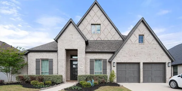 $750,000 | 2829 Midlake Drive, Midlothian, TX 76065