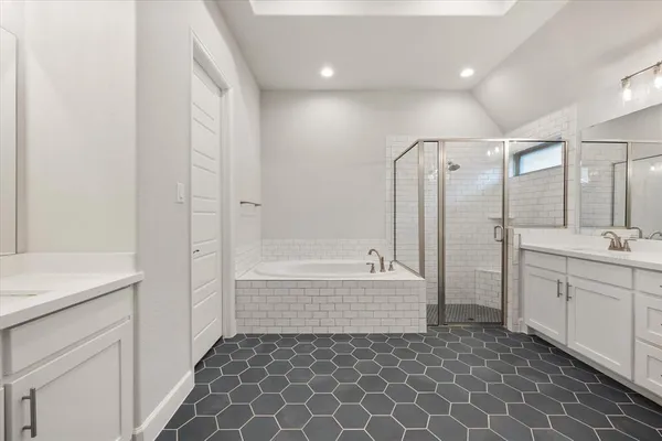 $750,000 | 2829 Midlake Drive, Midlothian, TX 76065