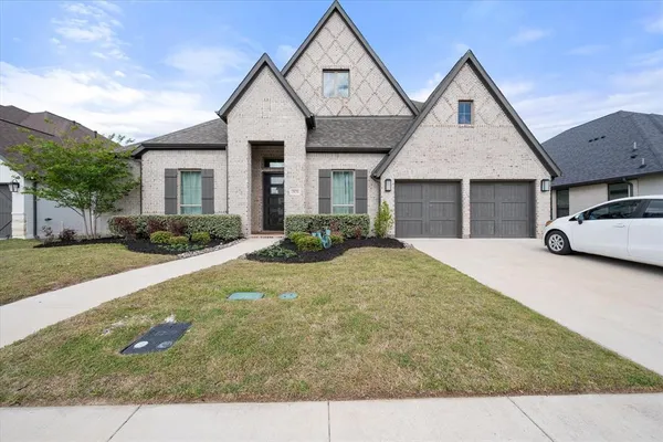 $750,000 | 2829 Midlake Drive, Midlothian, TX 76065