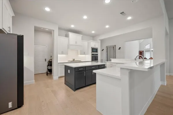 $750,000 | 2829 Midlake Drive, Midlothian, TX 76065