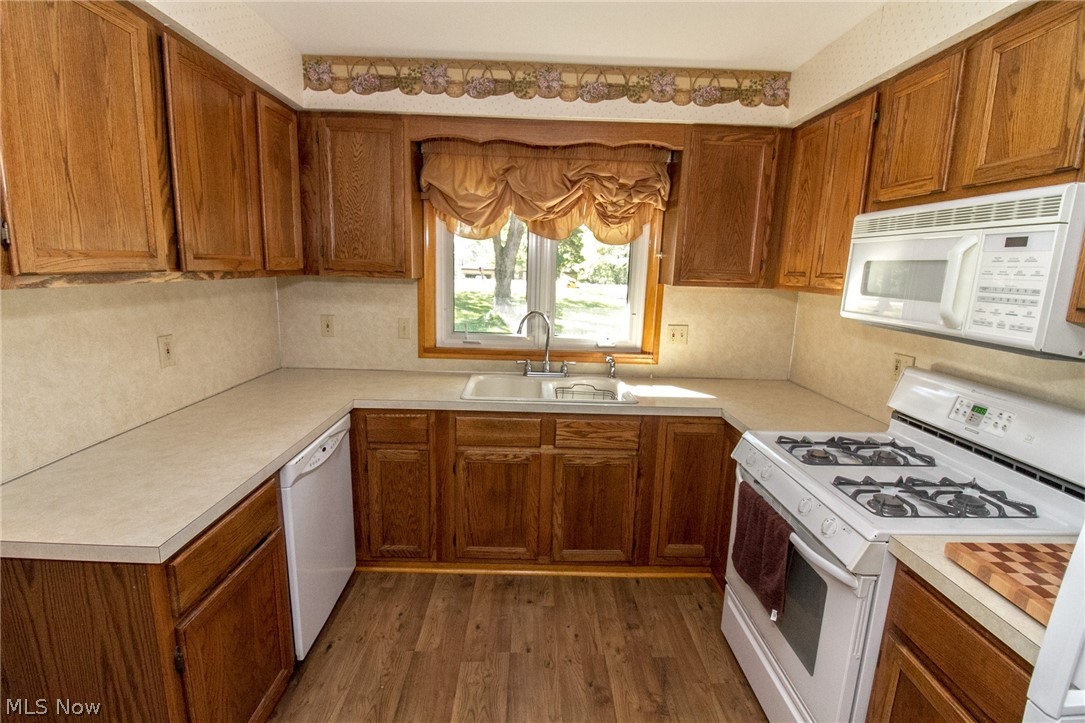 17837 Hicks Road Walton Hills, OH 44146 - Photo 7 of 29