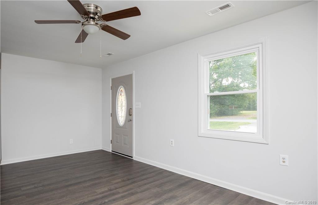 413 Sumter Street Clover, SC 29710 - Photo 3 of 22 Gallery Image 3