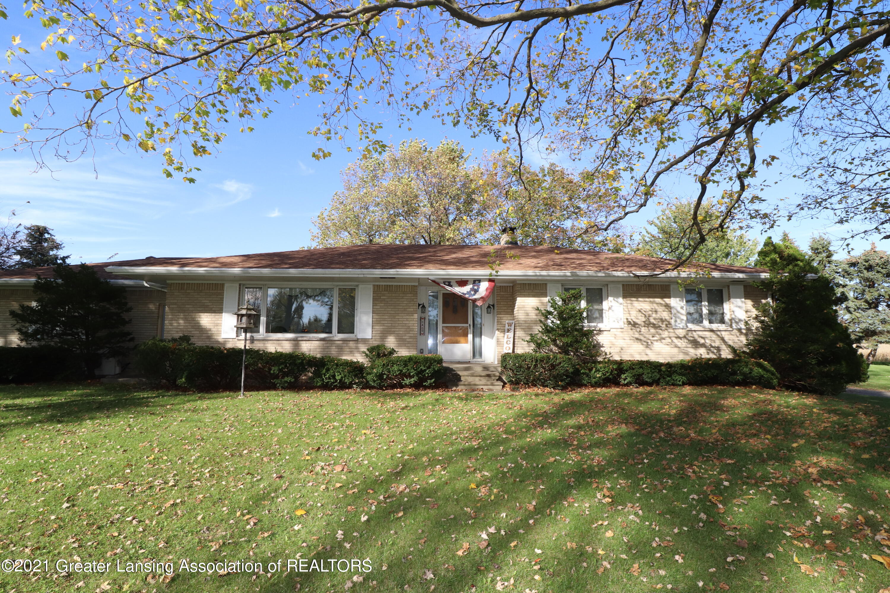 6860 West Howe Road Dewitt, MI 48820 - Photo 1 of 35 IMG_4311