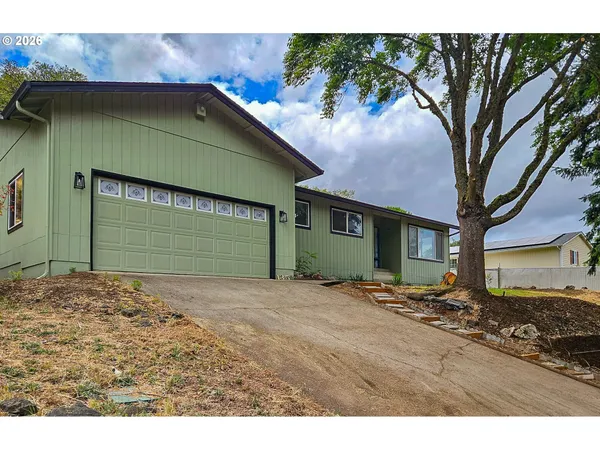 $425,000 | 1358 Northeast Lincoln Street, Roseburg, OR 97470