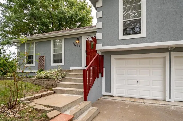 $395,000 | 14405 South Greentree Drive, Olathe, KS 66061