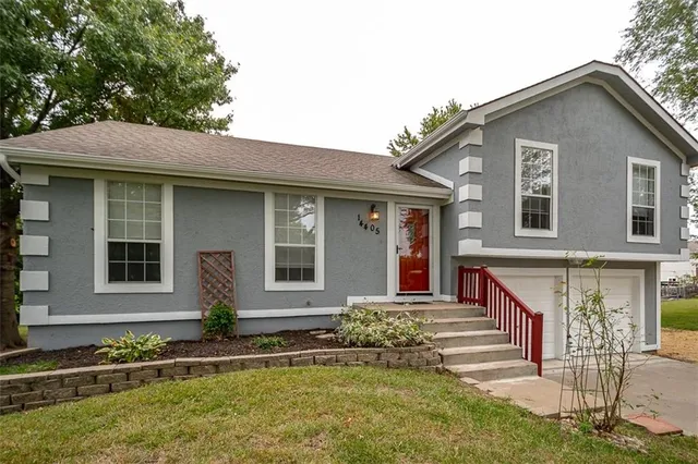 $395,000 | 14405 South Greentree Drive, Olathe, KS 66061