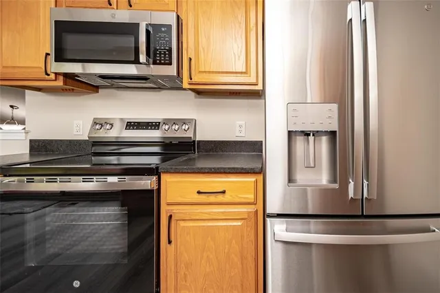 $395,000 | 14405 South Greentree Drive, Olathe, KS 66061