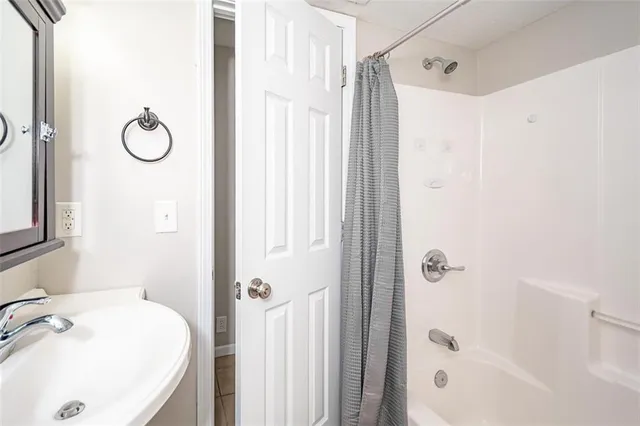 $395,000 | 14405 South Greentree Drive, Olathe, KS 66061