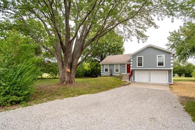 $395,000 | 14405 South Greentree Drive, Olathe, KS 66061