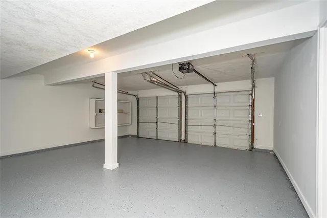 $395,000 | 14405 South Greentree Drive, Olathe, KS 66061