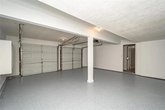 $395,000 | 14405 South Greentree Drive, Olathe, KS 66061