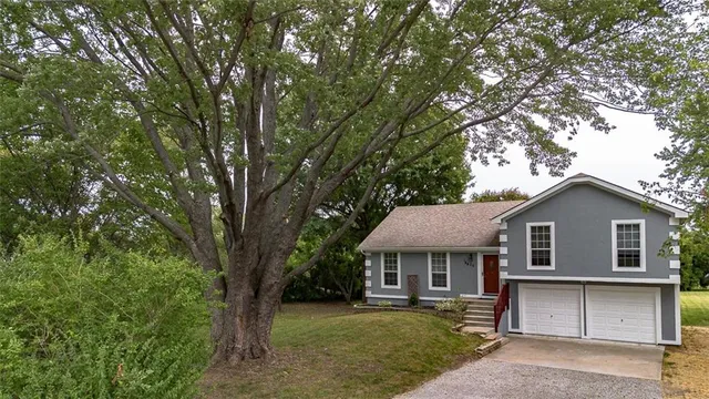 $395,000 | 14405 South Greentree Drive, Olathe, KS 66061