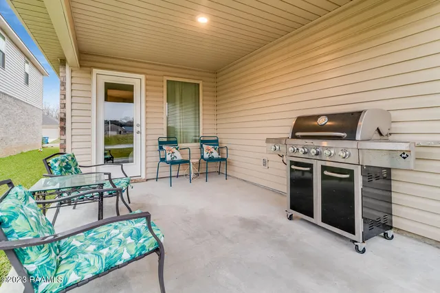 $3,500 | 109 Red Pne Drive, Lafayette, LA 70501