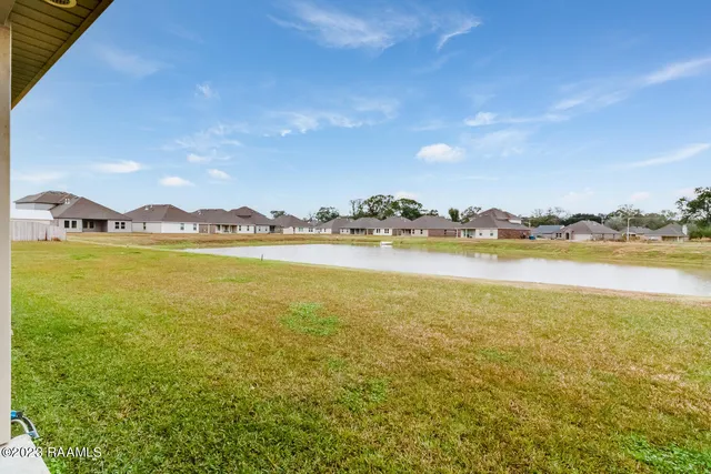 $3,500 | 109 Red Pne Drive, Lafayette, LA 70501
