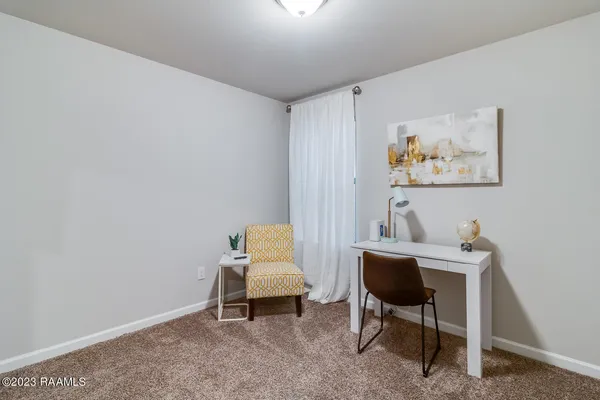 $3,500 | 109 Red Pne Drive, Lafayette, LA 70501