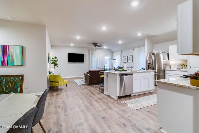 $3,500 | 109 Red Pne Drive, Lafayette, LA 70501