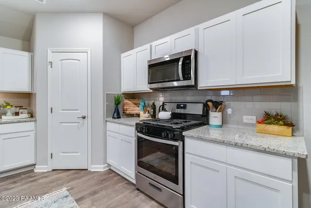 $3,500 | 109 Red Pne Drive, Lafayette, LA 70501