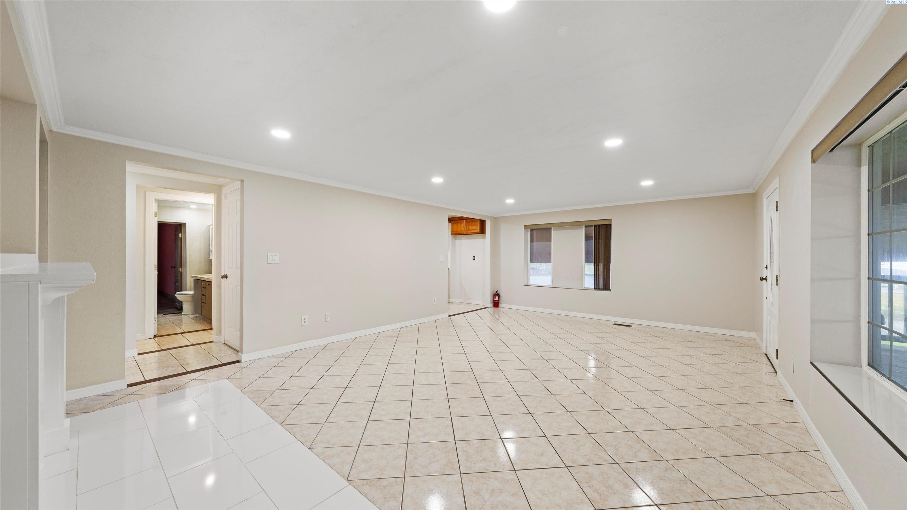9121 Taylor Flats Road Pasco, WA 99301 - Photo 8 of 49 Gallery Image 8