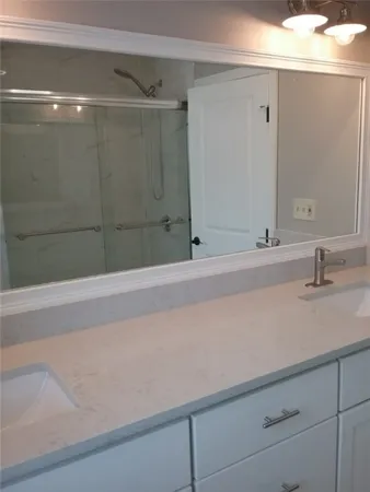 $4,200 | 68 Memorial Boulevard, Unit B, Newport, RI 02840