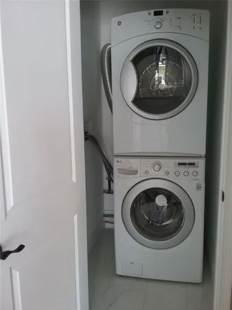 $4,200 | 68 Memorial Boulevard, Unit B, Newport, RI 02840