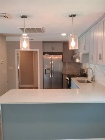 $4,200 | 68 Memorial Boulevard, Unit B, Newport, RI 02840