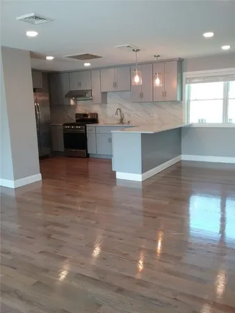 $4,200 | 68 Memorial Boulevard, Unit B, Newport, RI 02840