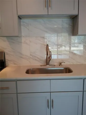 $4,200 | 68 Memorial Boulevard, Unit B, Newport, RI 02840