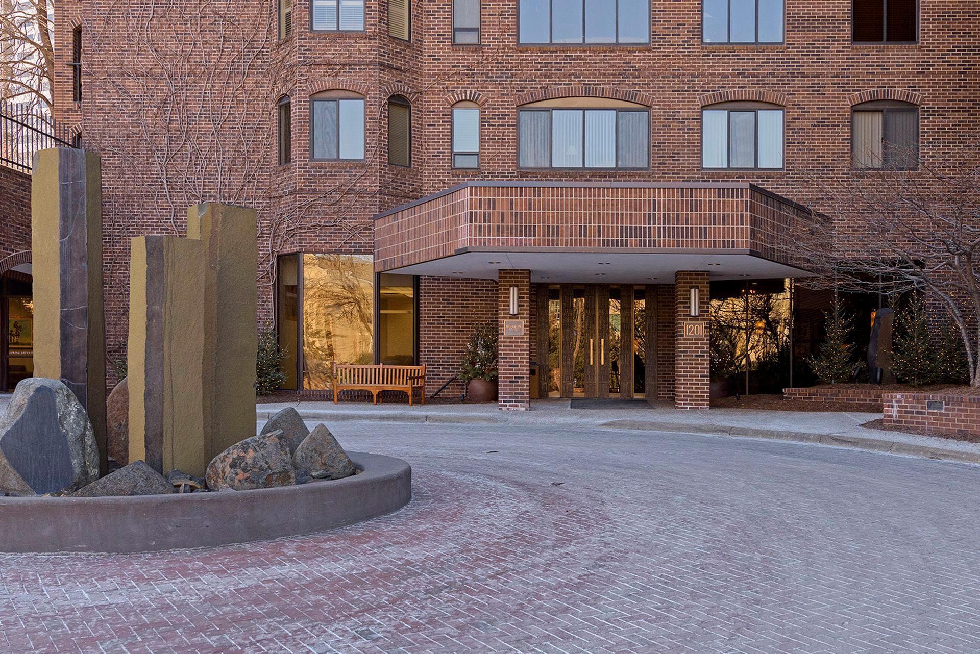 1201 Yale Place, Unit 2009 Minneapolis, MN 55403 - Photo 45 of 124