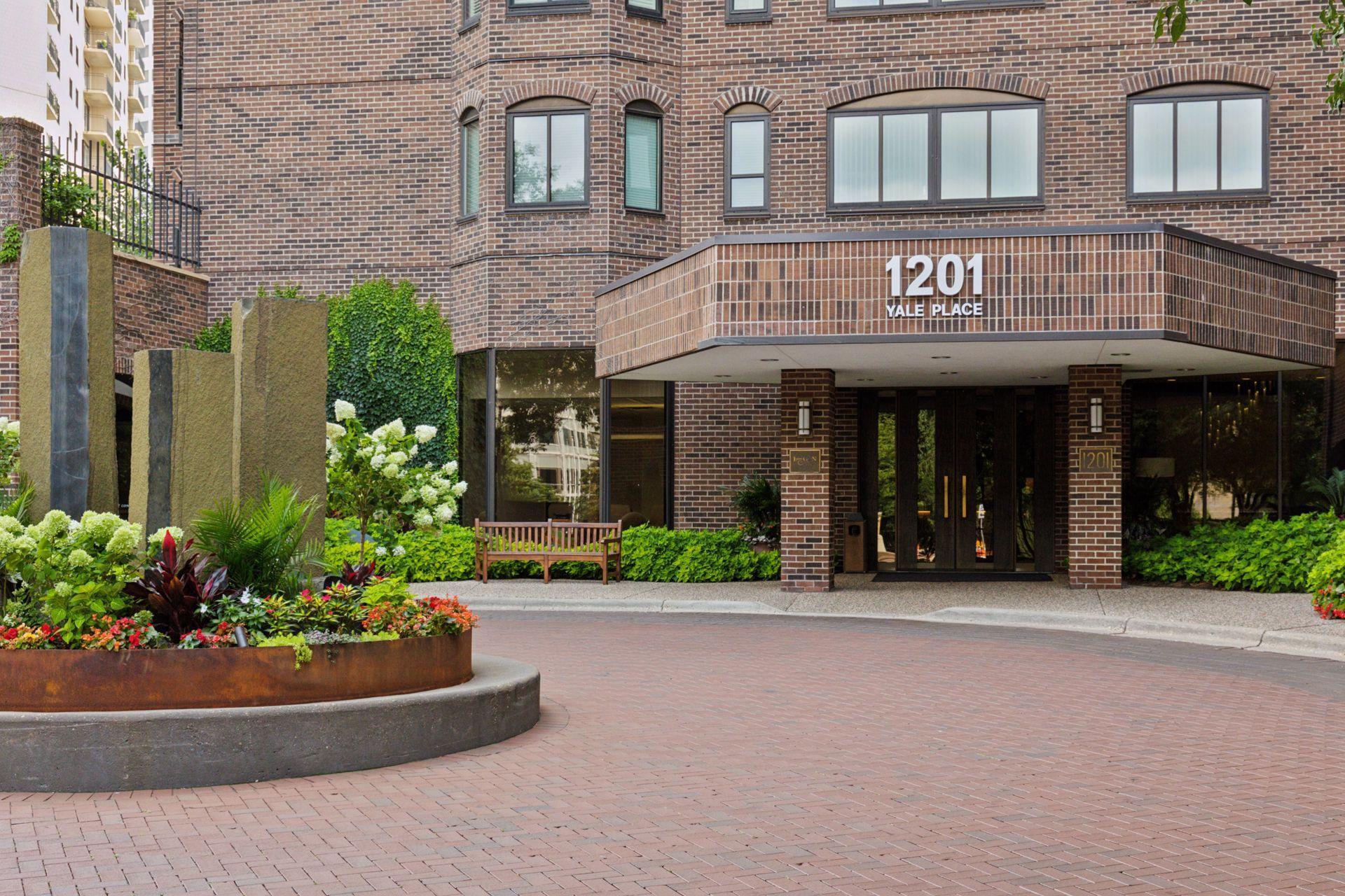 1201 Yale Place, Unit 2009 Minneapolis, MN 55403 - Photo 74 of 124