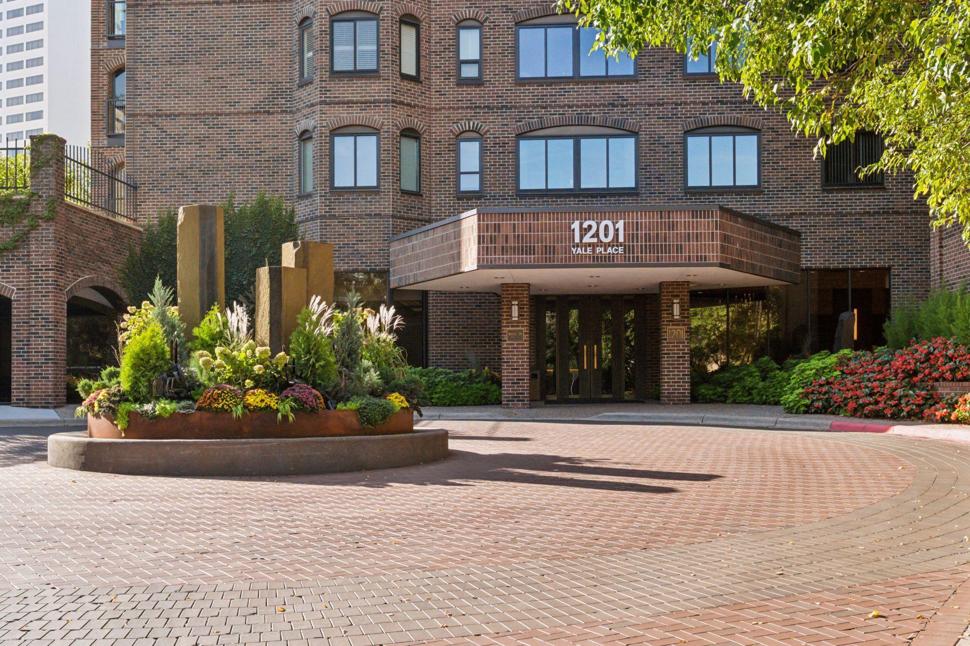 1201 Yale Place, Unit 2009 Minneapolis, MN 55403 - Photo 75 of 124