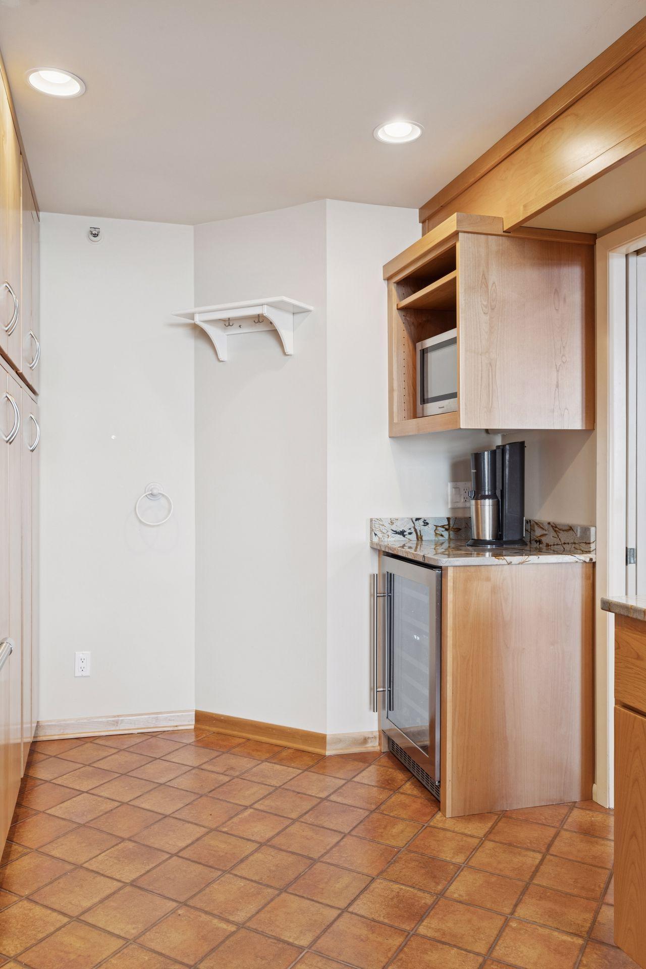 1201 Yale Place, Unit 2009 Minneapolis, MN 55403 - Photo 9 of 124