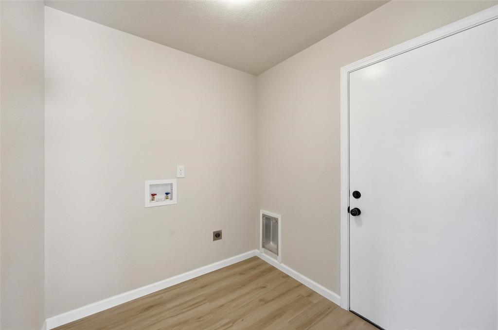 130 Spring Lake Circle Waxahachie, TX 75167 - Photo 11 of 27