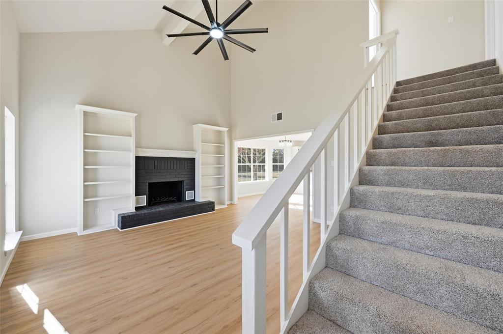 130 Spring Lake Circle Waxahachie, TX 75167 - Photo 5 of 27